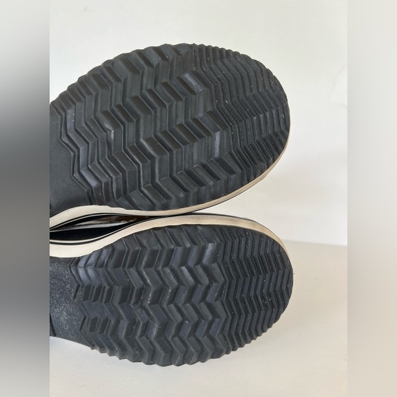 Sorel Youth Caribou Leather Winter Boots in "Buff" Black and Tan , size 7 - Picture 10 of 10